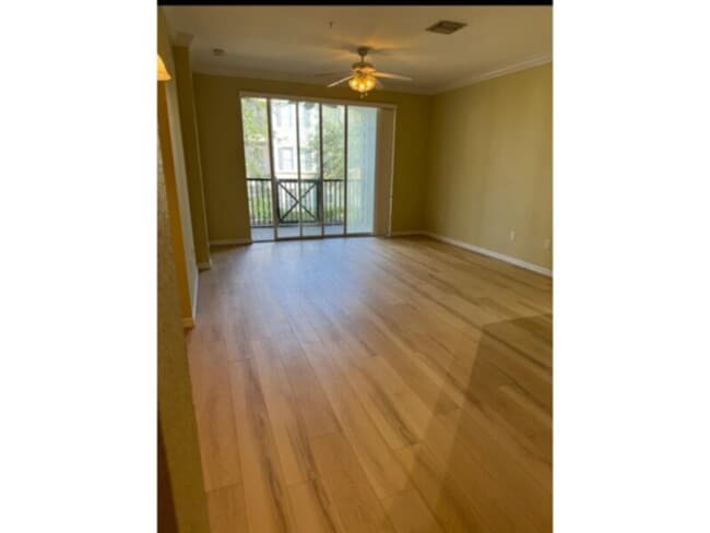 Building Photo - 2 bed 2 bath condo at LAKESIDE WINDERMERE