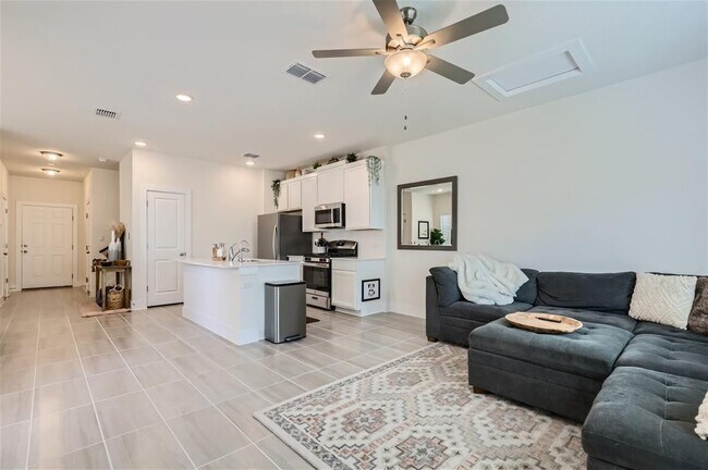 Building Photo - 133 Yearling Wy