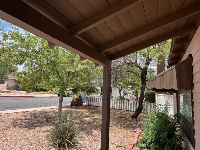 Building Photo - 1337 Melville Dr