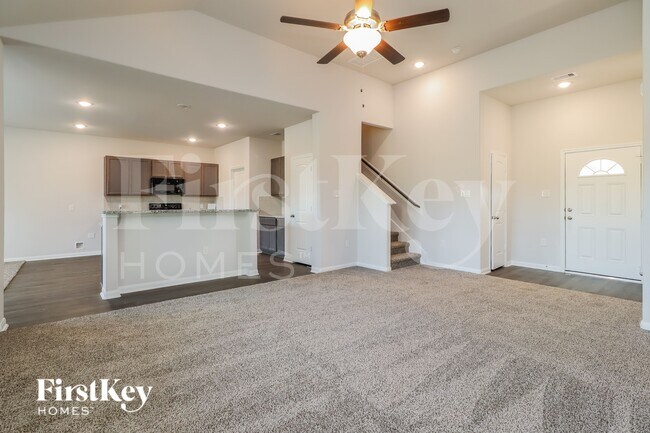 Foto del edificio - 14725 Country Club Dr