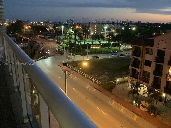 Foto del edificio - 8855 Collins Ave