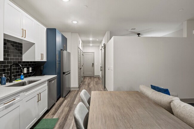 Foto del edificio - 2026 Clifton Ave