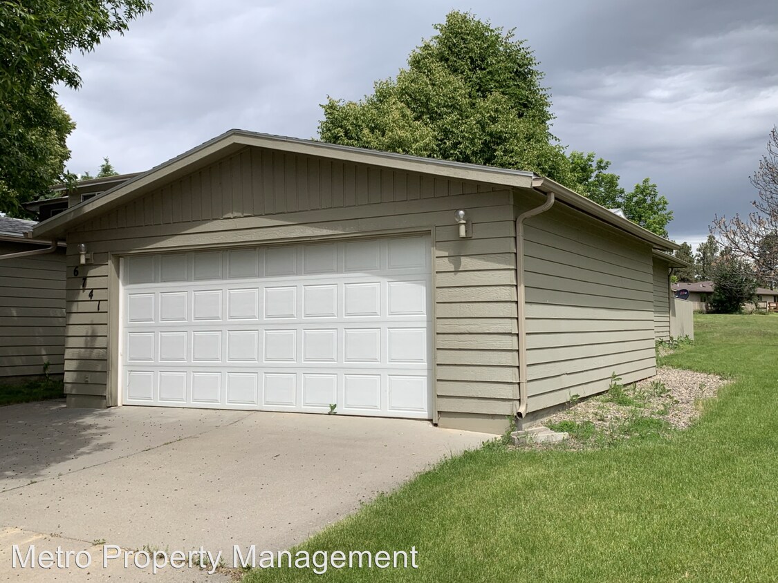 Primary Photo - 6700 Hollister Dr