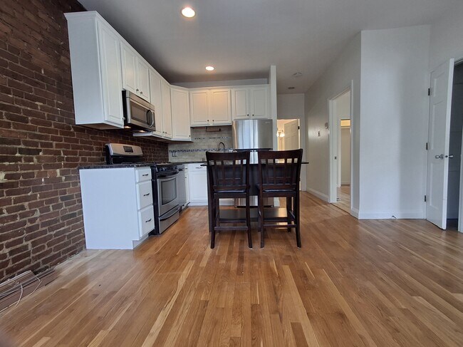 Building Photo - 137 Dorchester St