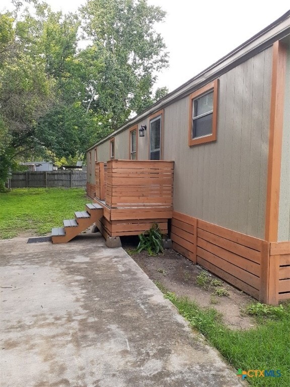 Building Photo - 260 Elm Dr