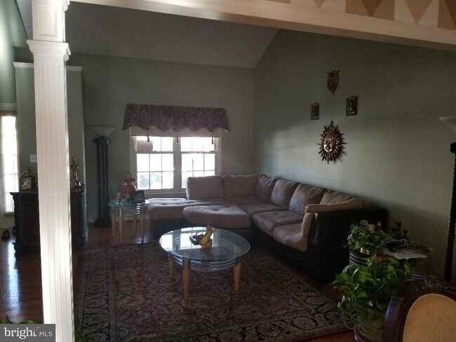 Foto del edificio - 1920 Grist Mill Cir