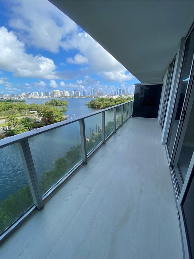 Building Photo - 16385 Biscayne Blvd