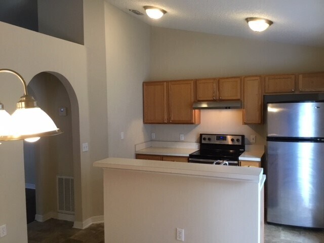 Building Photo - 6637 Gentle Oaks Dr E