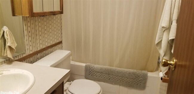 Foto del edificio - 128 Wildwood Dr