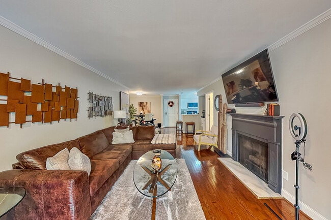 Photo - 3104 Pine Heights Dr NE House