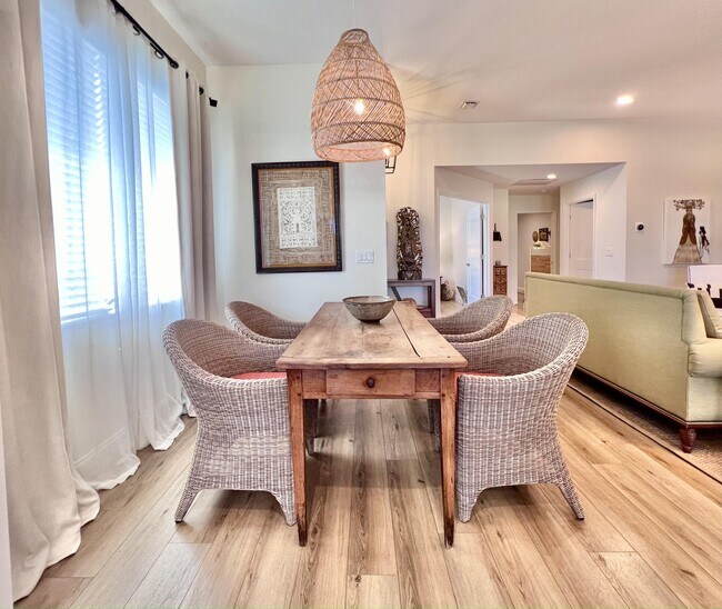 Building Photo - 2622 Country Golf Dr