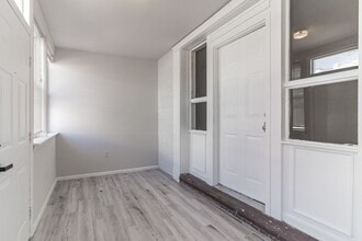 Building Photo - 1709 S Conestoga St