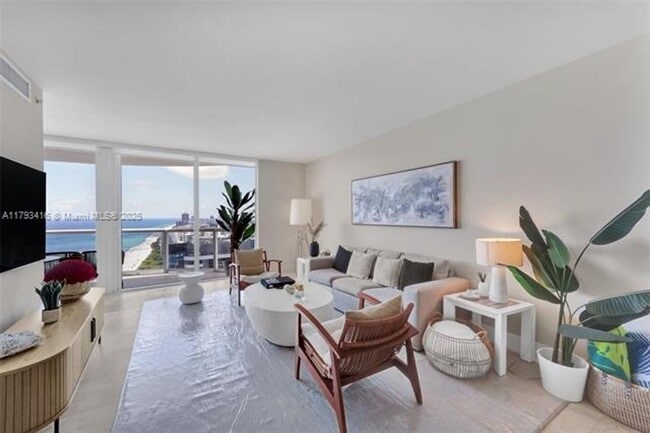Foto del edificio - 6365 Collins Ave