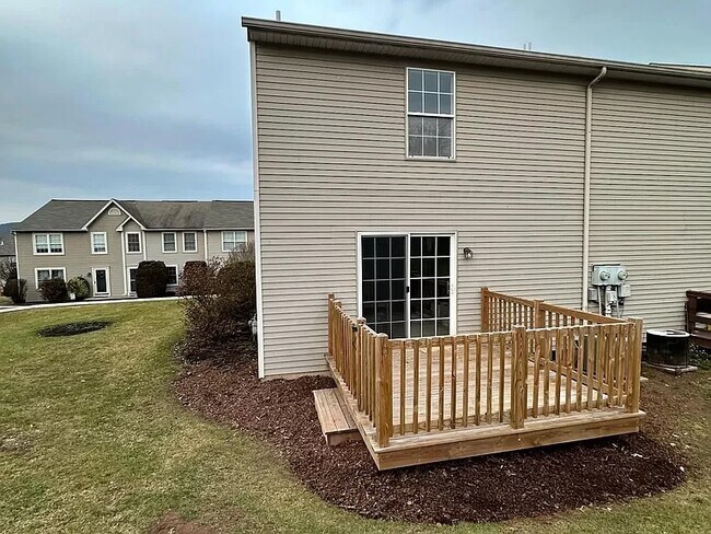 Building Photo - 19-1 Cranberry Rdg