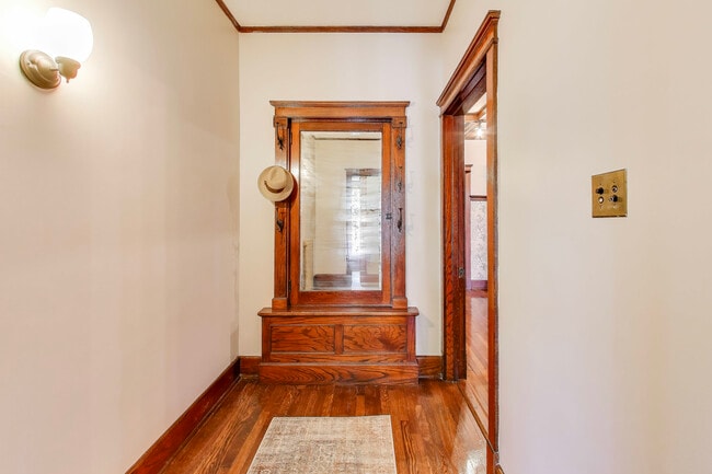 Foto del edificio - 6542 N Newgard Ave