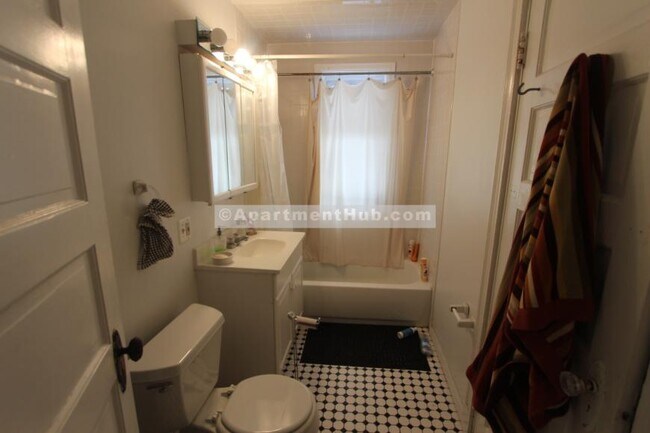 Foto del edificio - 4.0 bedroom in Cambridge Massachusetts 02140