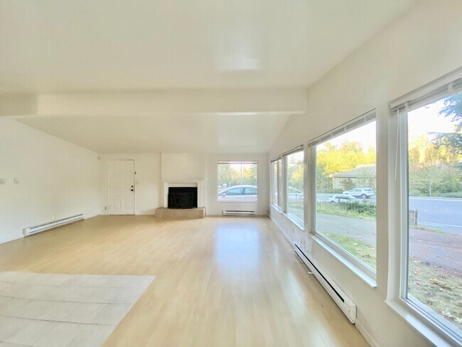 Building Photo - Great Home for rent