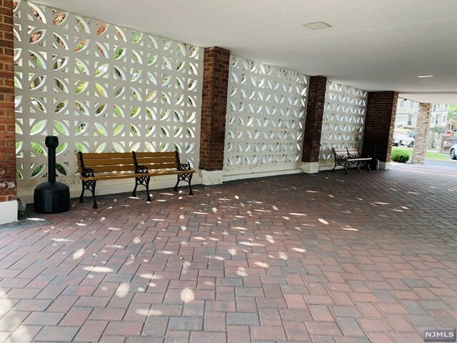 Foto del edificio - 275 Hoym St