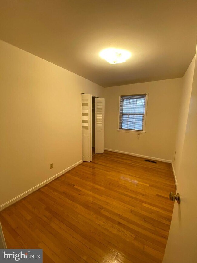 Building Photo - 514 Olde Greenwich Cir