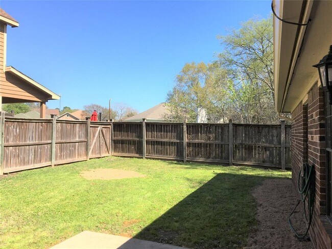 Building Photo - 12944 Orion Ct E