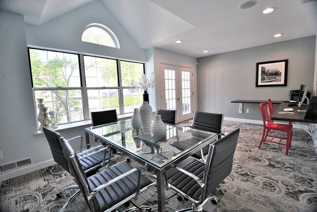 Foto del edificio - Village Club on Franklin