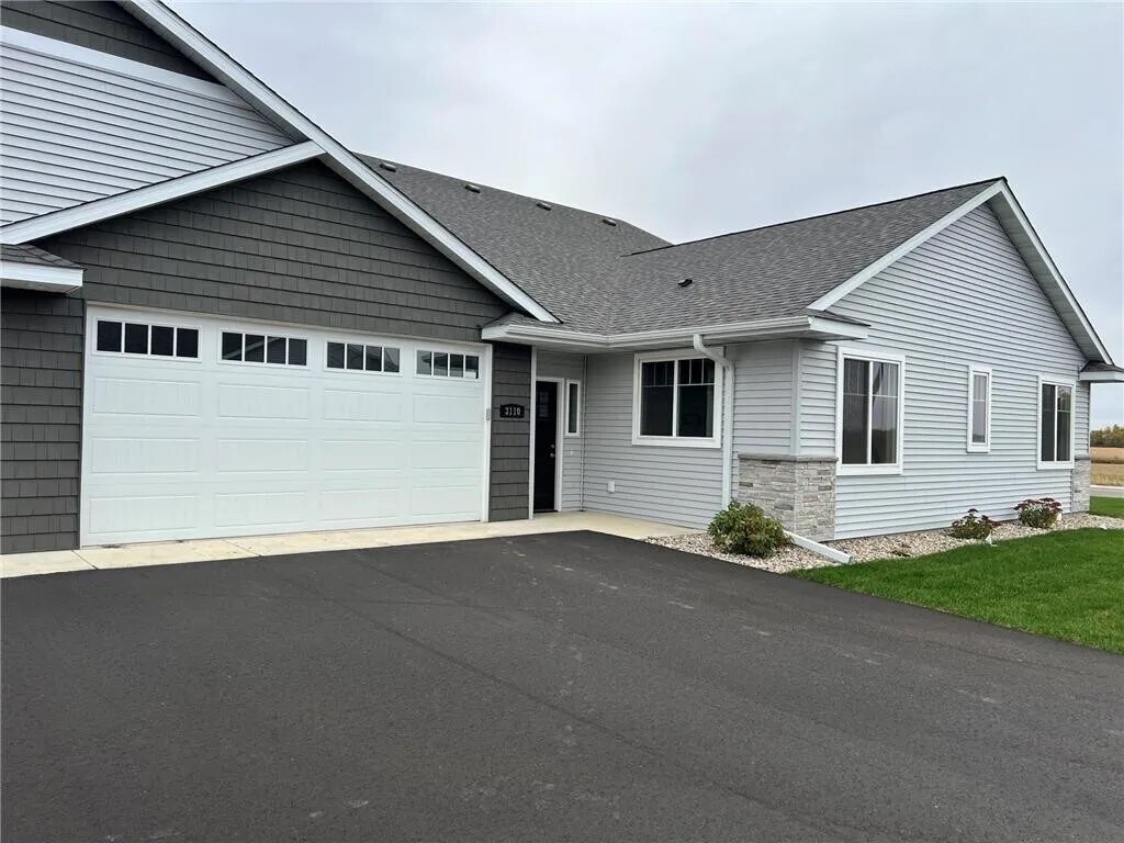 Foto principal - 3110 Bassett Dr