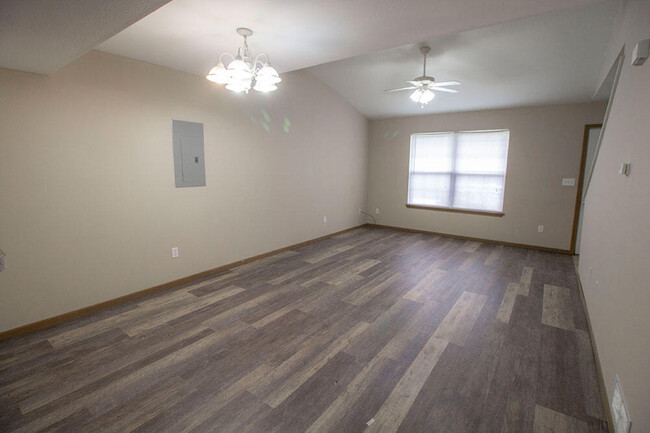 Building Photo - 1503 Greensboro Dr