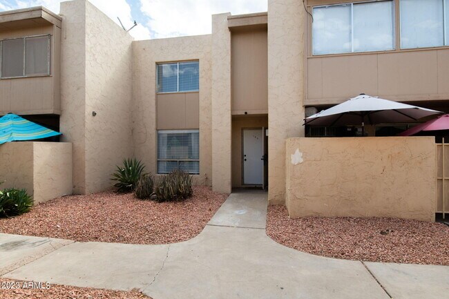 Building Photo - 3522 W Dunlap Ave