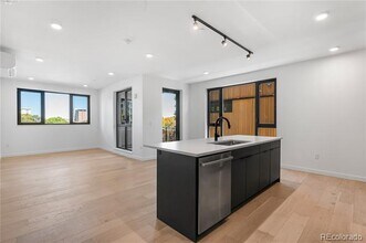 Building Photo - 1601 Park Ave