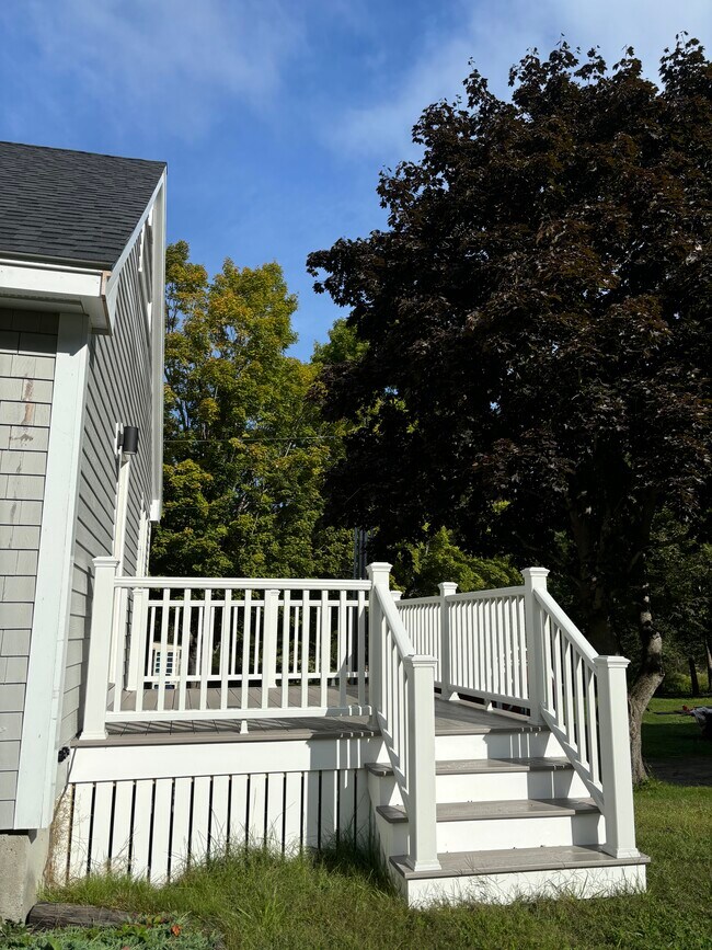 Outdoor Deck - 289 Sligo Rd