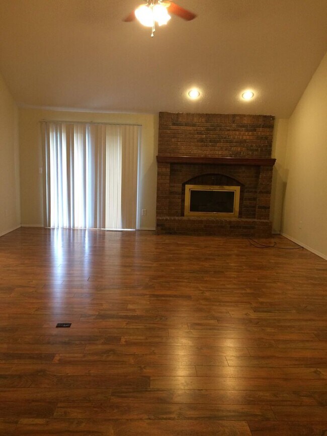 Foto del edificio - Executive Rental Nestled in Hickory Ridge ...