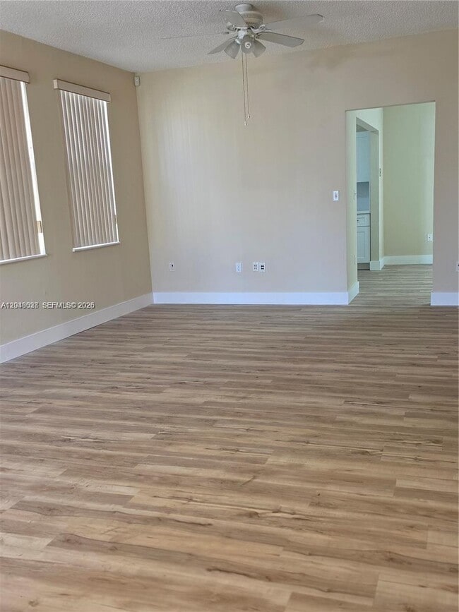 Foto del edificio - 2926 SW 26th St