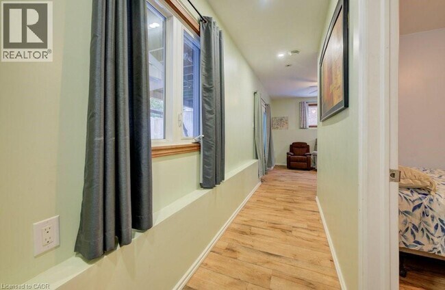 Building Photo - 4 Perin Pl