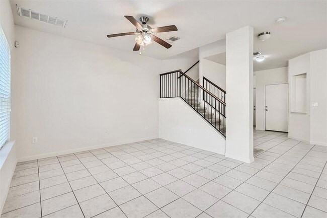 Foto del edificio - 1620 Bryant Dr