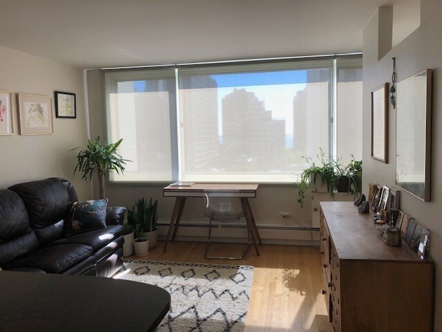 Foto del edificio - 1344 N Dearborn St