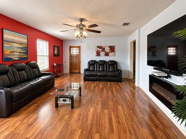 Foto del edificio - 13301 Forest Sage St