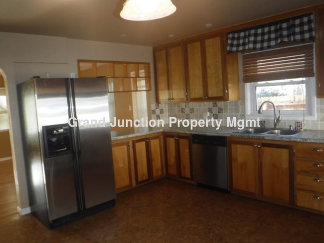 Foto del edificio - DESIRABLE PALISADE HOME, WALKING DISTANCE ...