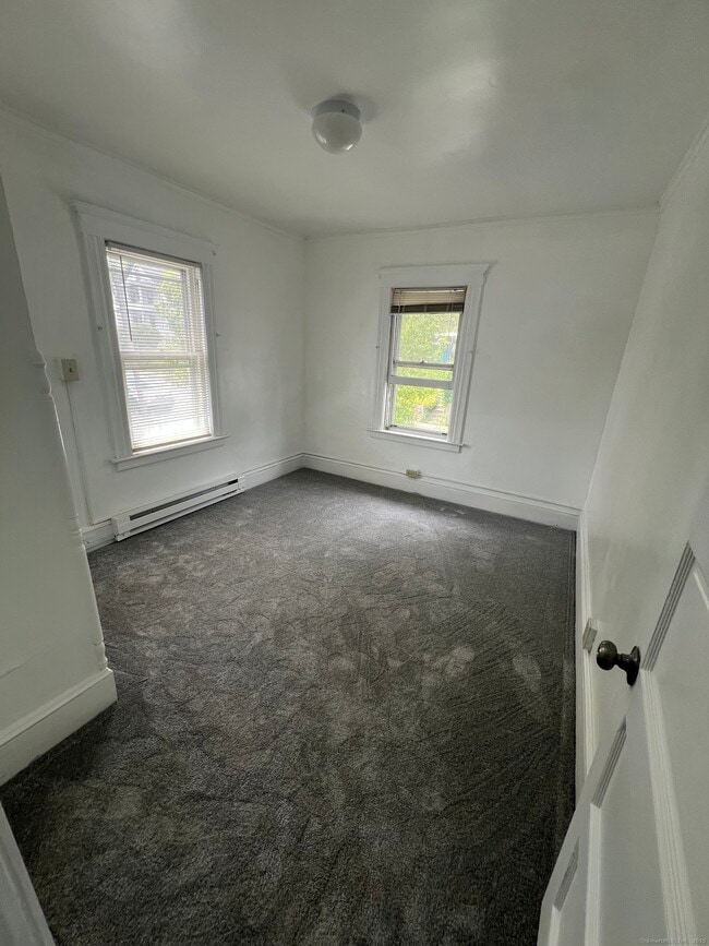 Building Photo - 133 Highland Ave