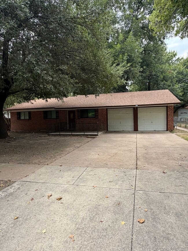 Building Photo - 4040 Driskell Blvd