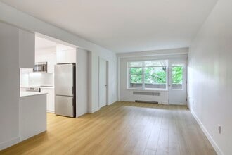 Building Photo - 10 Rosemount