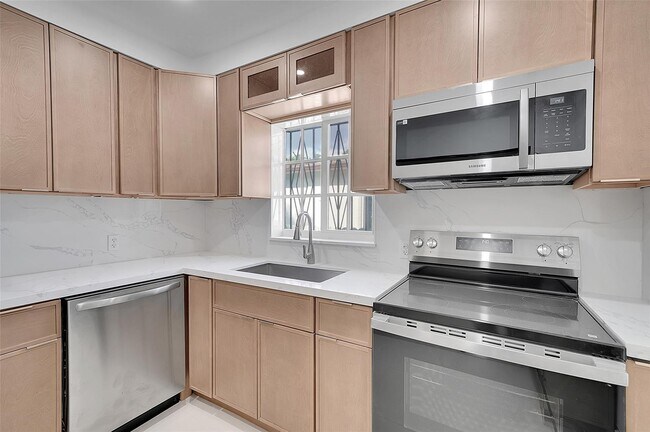 Foto del edificio - 330 SW 48th Ave