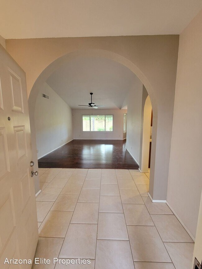 Foto del edificio - 4 br, 2 bath House - 4119 E Topeka Dr