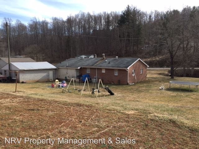 Building Photo - 3702 Kirk Hollow Rd