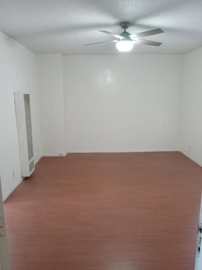 Foto del edificio - 4720 S Normandie Ave