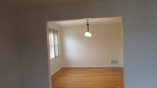 Dining Room - 625 Union St