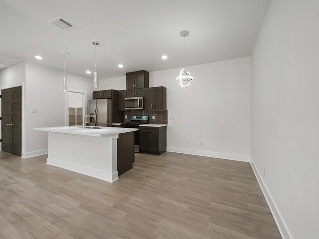 Foto del edificio - 8122 Double