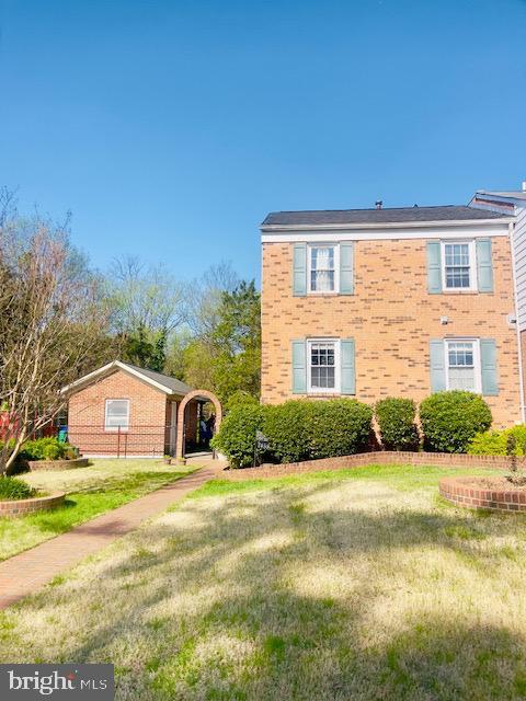 Foto del edificio - 7458 Colton Ln