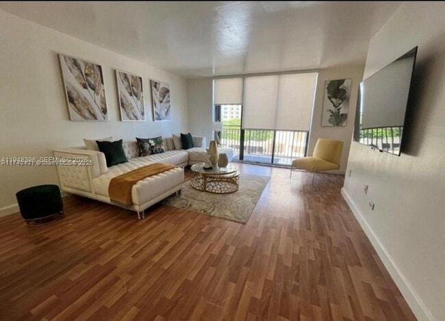 Foto del edificio - 540 Brickell Key Dr