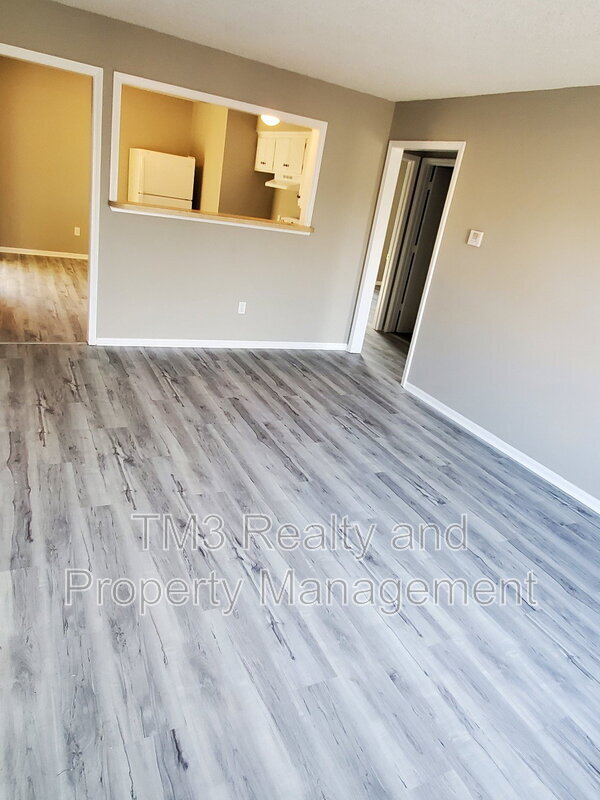 Building Photo - 904 S Edgebrook Ln