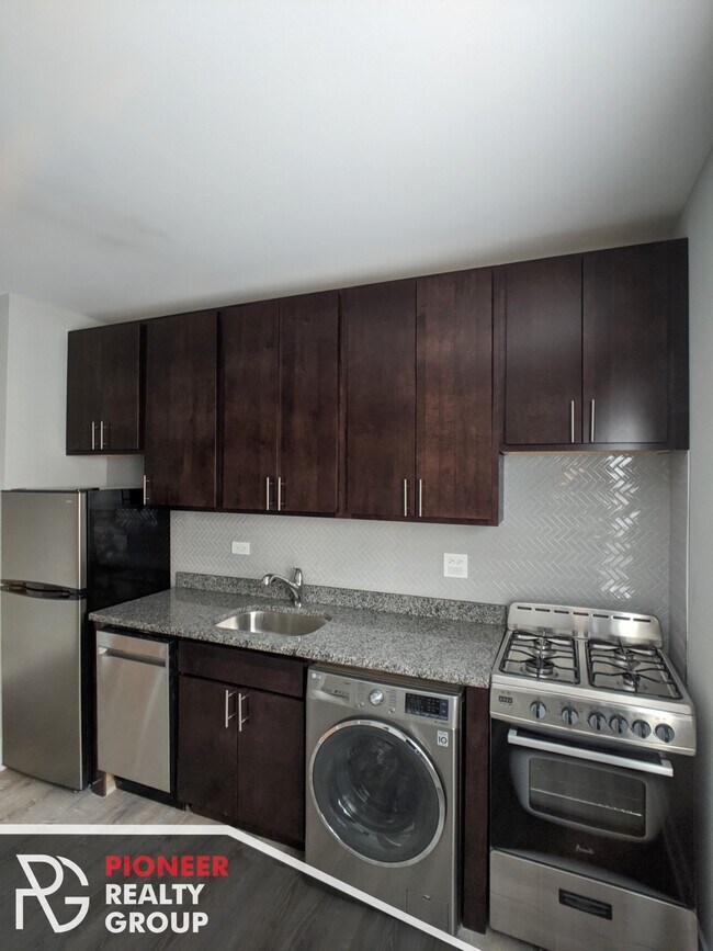 Foto del edificio - 2256 N Clark St